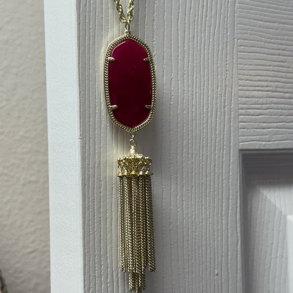 Kendra Scott Rayne Pendant Gold Berry Illusion - Picture 7 of 9